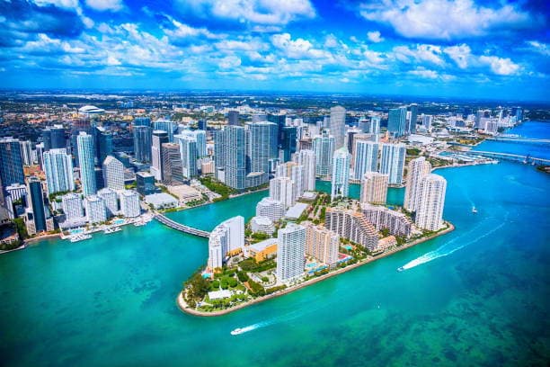 featured image for story, La Ventaja Geográfica de Miami: El Centro Estratégico para Negocios, Turismo e
Inversiones